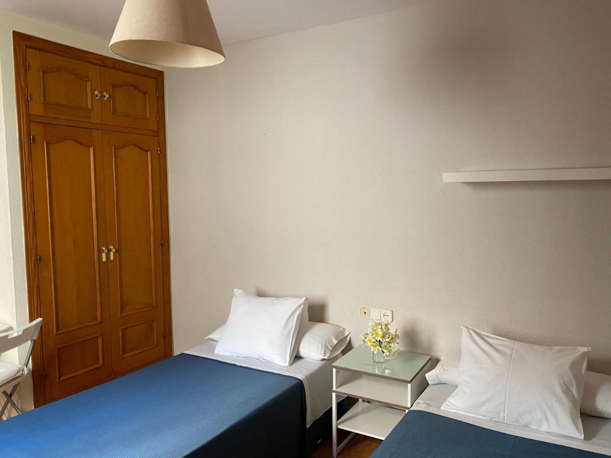 Hostal Moscatel Малага Экстерьер фото