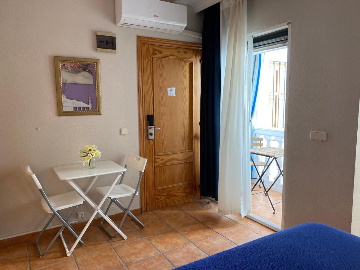 Hostal Moscatel Малага Экстерьер фото
