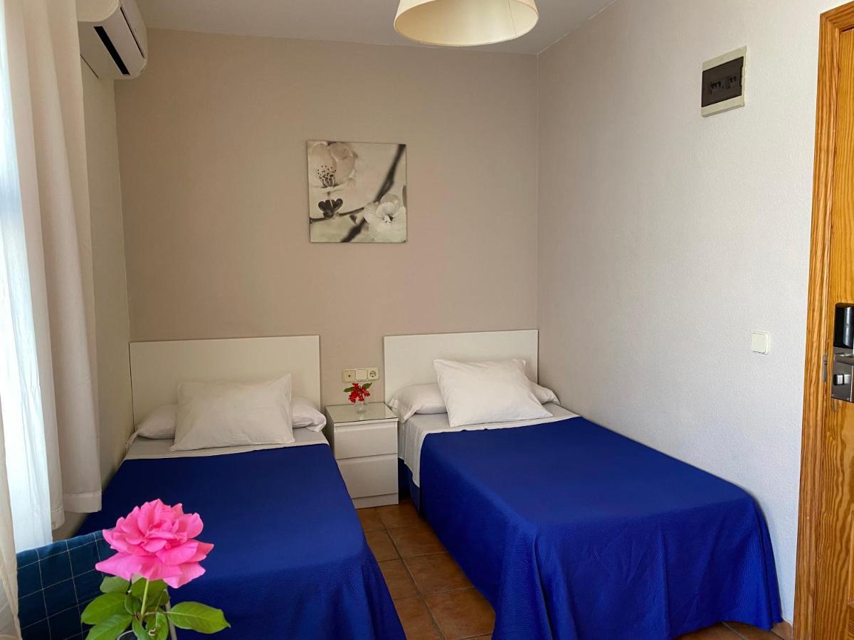Hostal Moscatel Малага Экстерьер фото