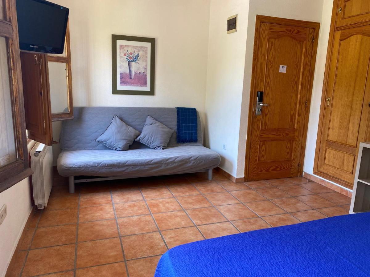 Hostal Moscatel Малага Экстерьер фото