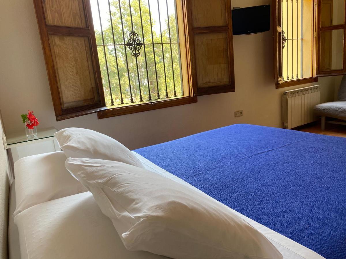 Hostal Moscatel Малага Экстерьер фото