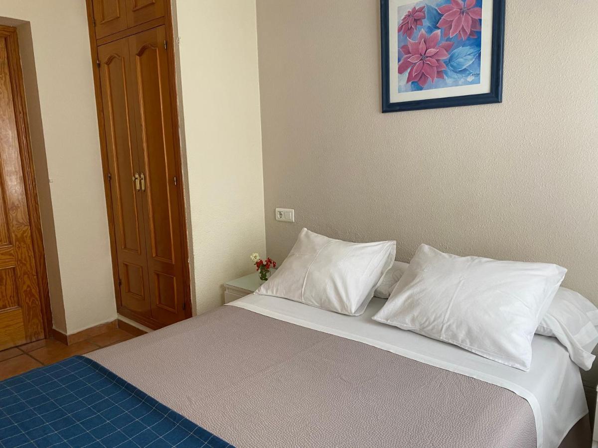 Hostal Moscatel Малага Экстерьер фото