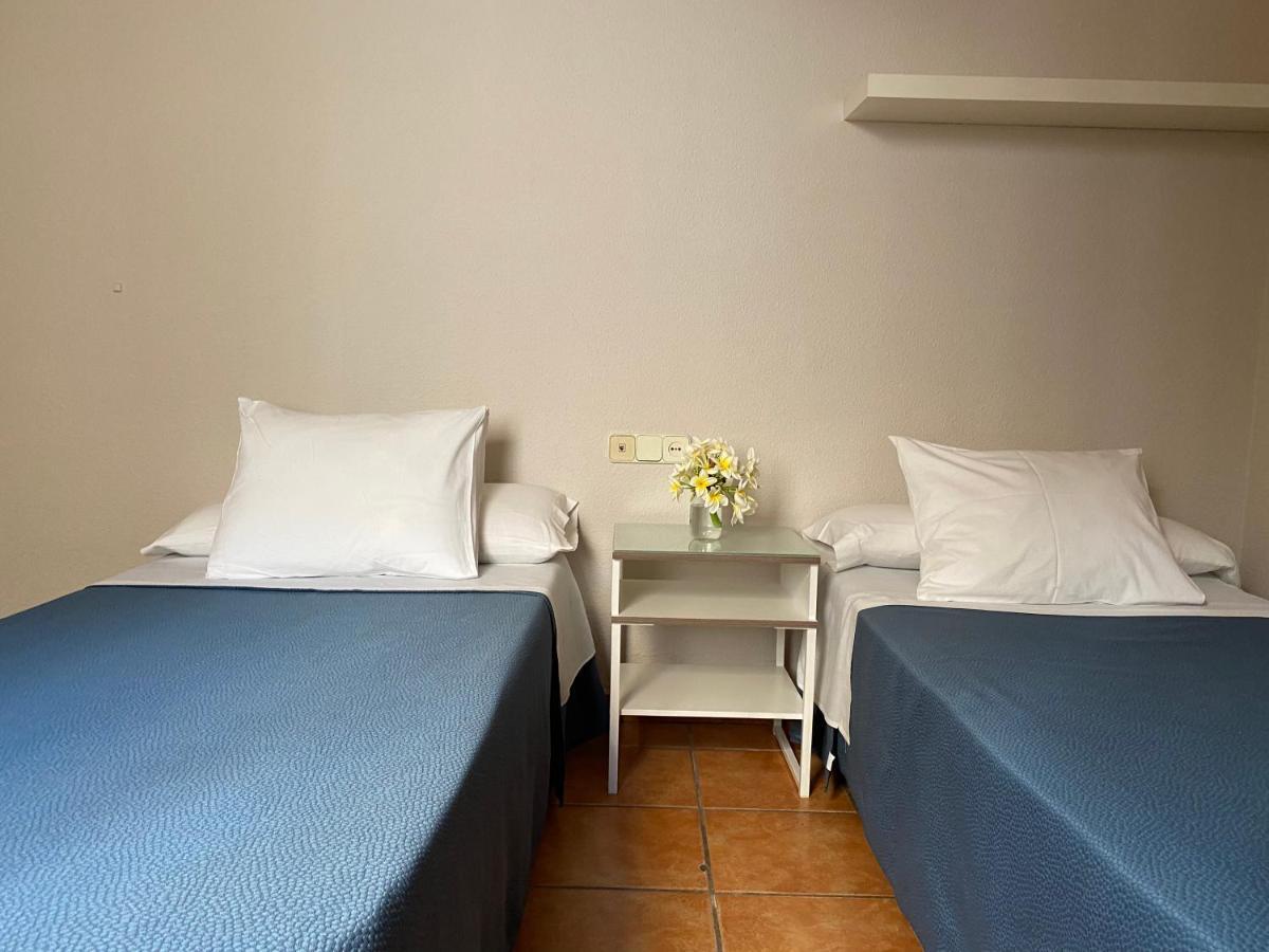 Hostal Moscatel Малага Экстерьер фото