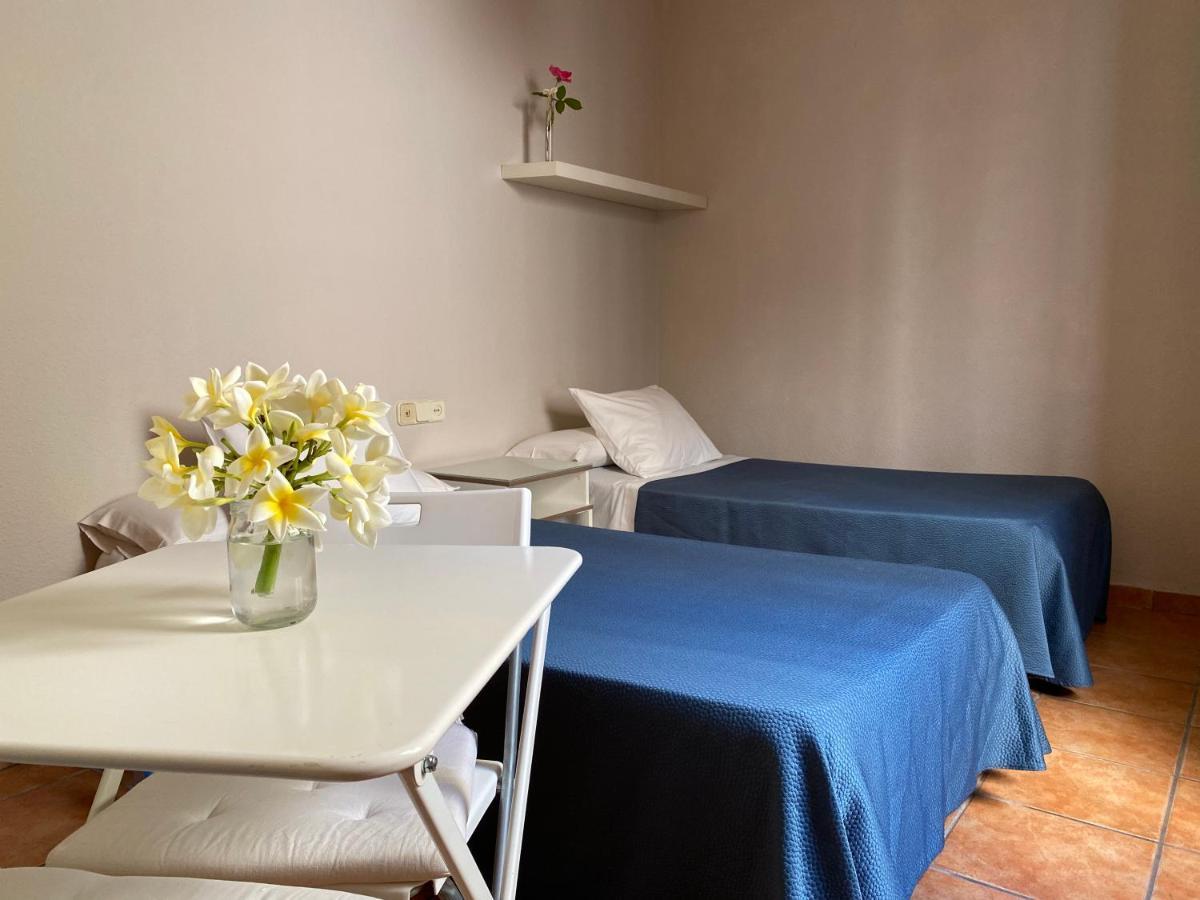 Hostal Moscatel Малага Экстерьер фото