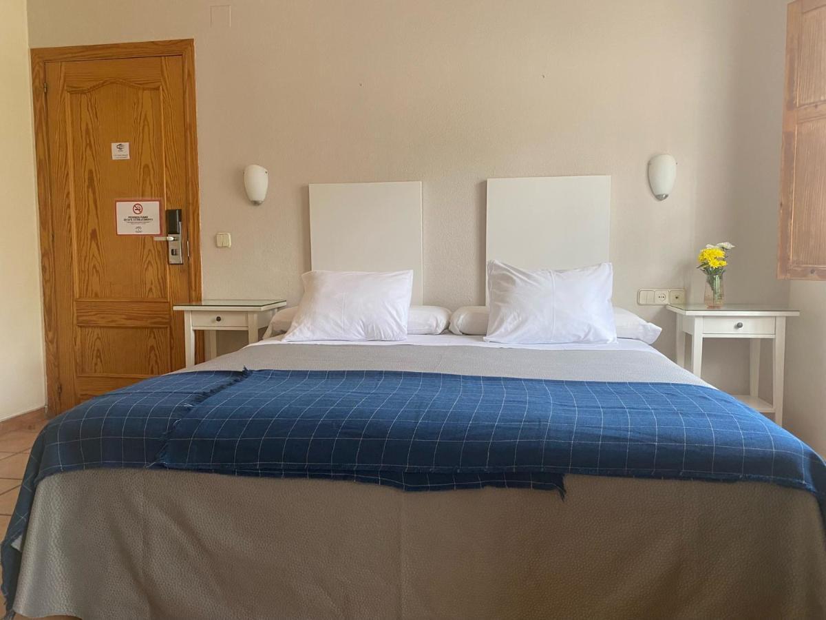 Hostal Moscatel Малага Экстерьер фото