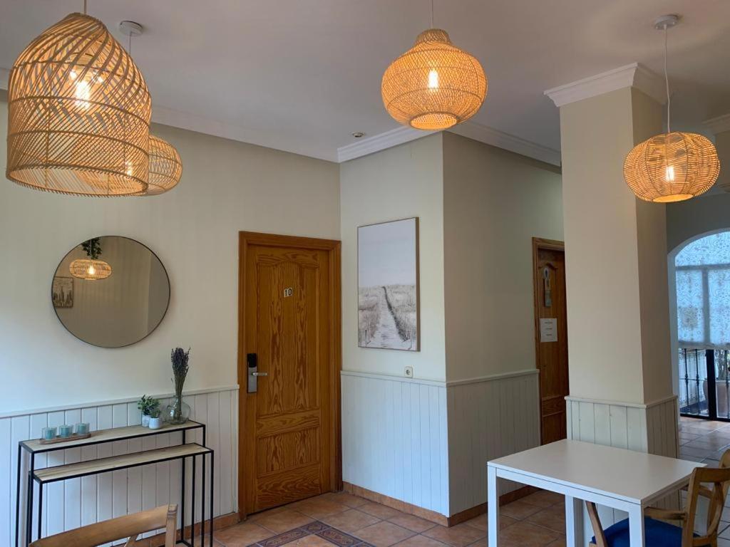 Hostal Moscatel Малага Экстерьер фото