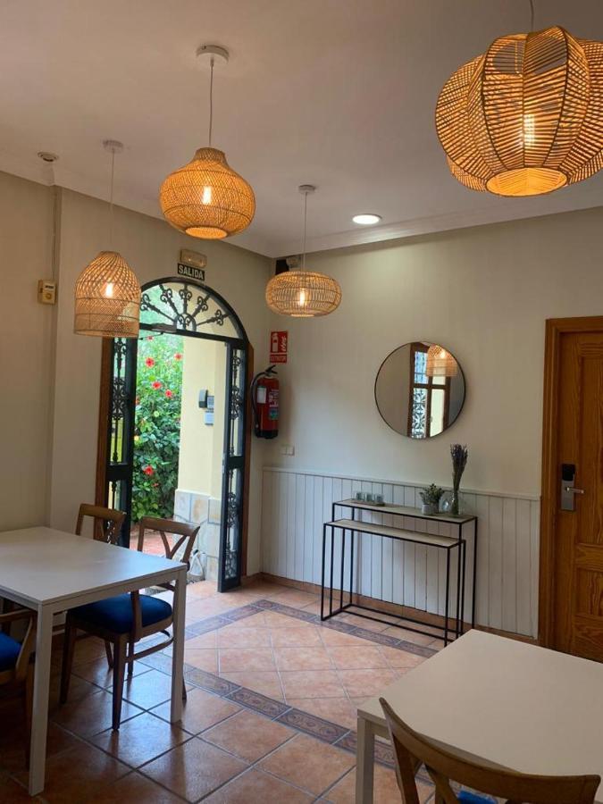 Hostal Moscatel Малага Экстерьер фото